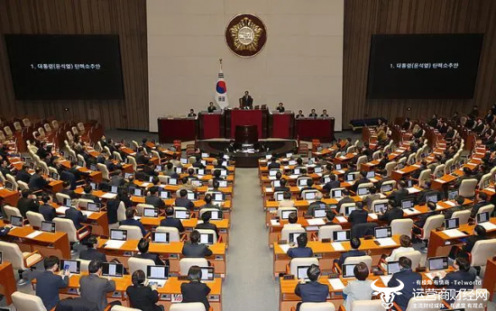 韩国国会全体会议召开，表决尹锡悦弹劾案|界面新闻 · 快讯